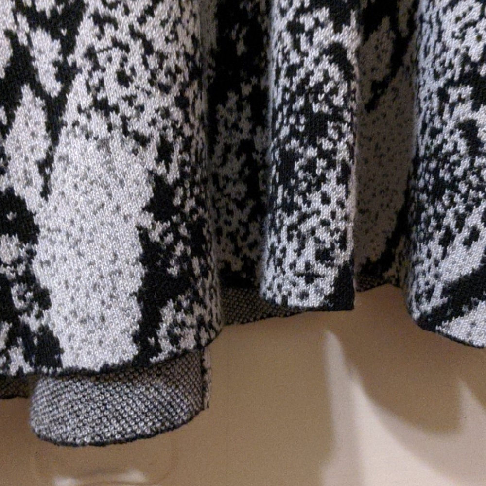 Sleeveless sweater dress - Picture 4 of 4